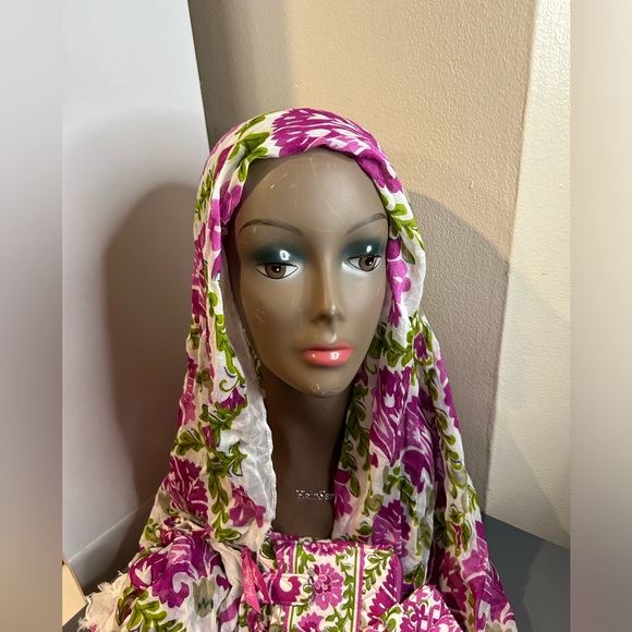 Vera Bradley mini wallet ,wristlet with cellphone slot & a matching scarf. - Picture 1 of 3